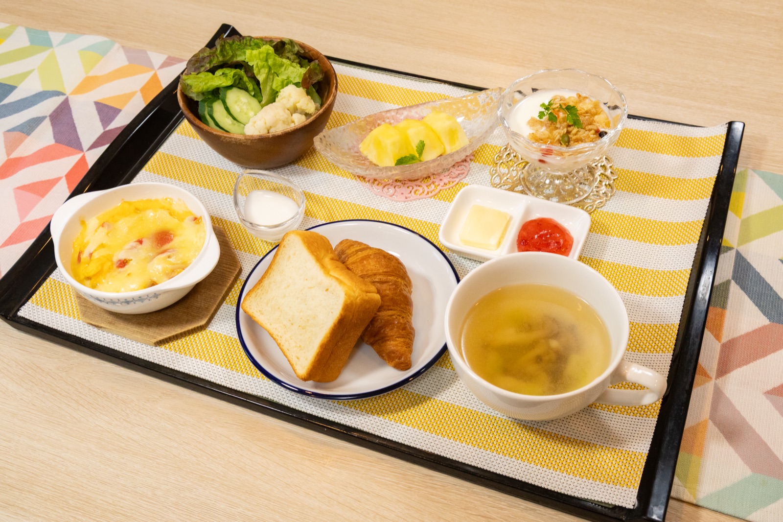 朝食